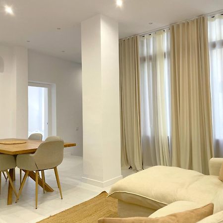 Piso Con Patio, 3 Habitaciones, En La Goleta Málaga Exterior foto
